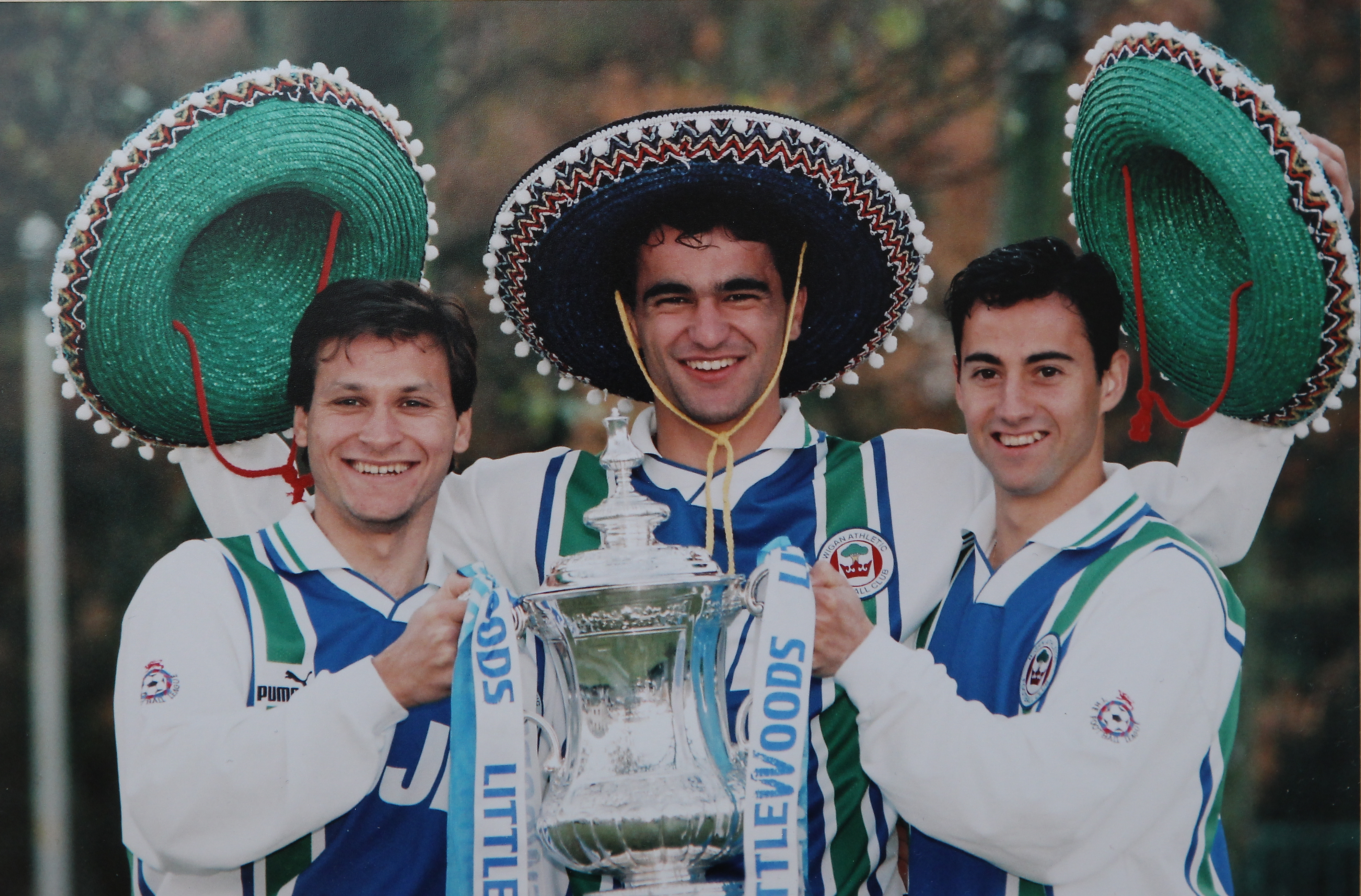 Martínez, pictured here with the FA Cup in 1995, was part of Wigan’s “Three Amigos” along with Jesus Seba and Isidro Díaz