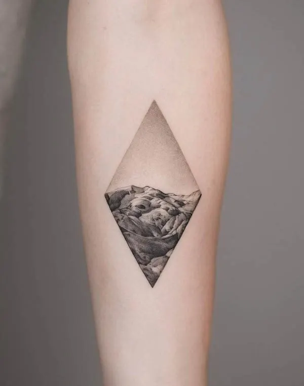 Mount Rosa diamond tattoo by @philipppfohl