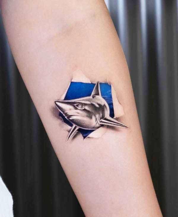 Breaking out shark tattoo by @neuneu_centuryink