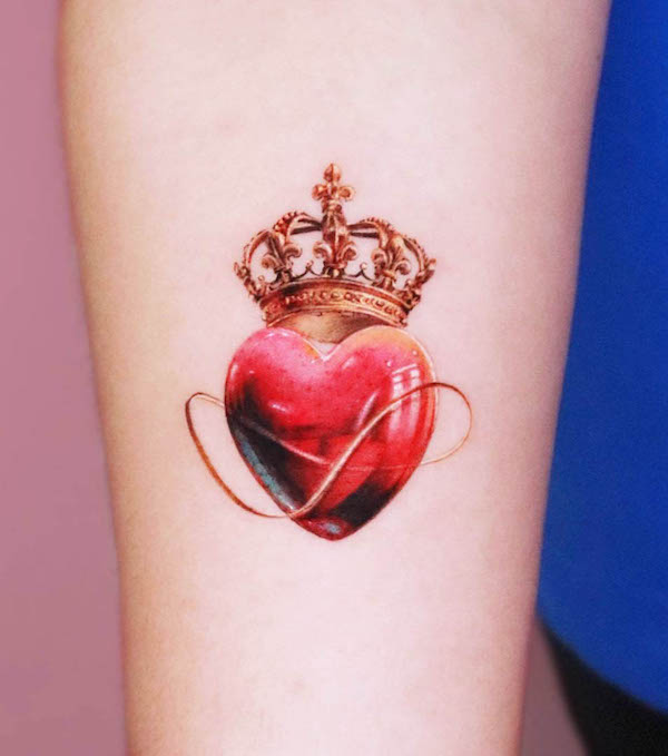 Crown and infinity heart tattoo by @studio_jaw