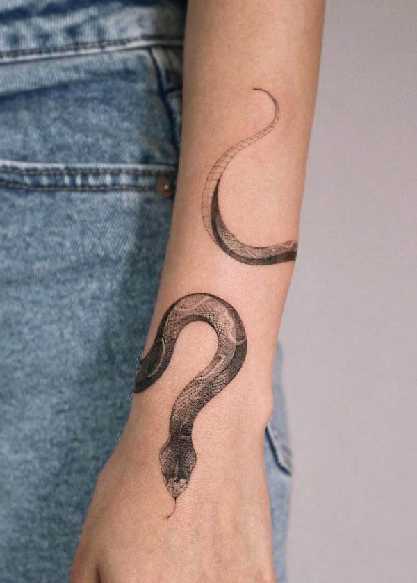 Girly snake armband tattoo by @choseung.tat_