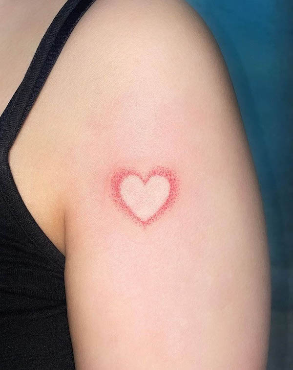 Glowing heart tattoo by @reg.poke_