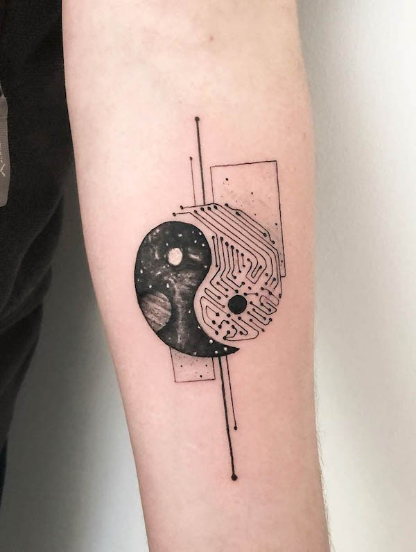 Intricate yin yang forearm tattoo by @unyk.tattoo