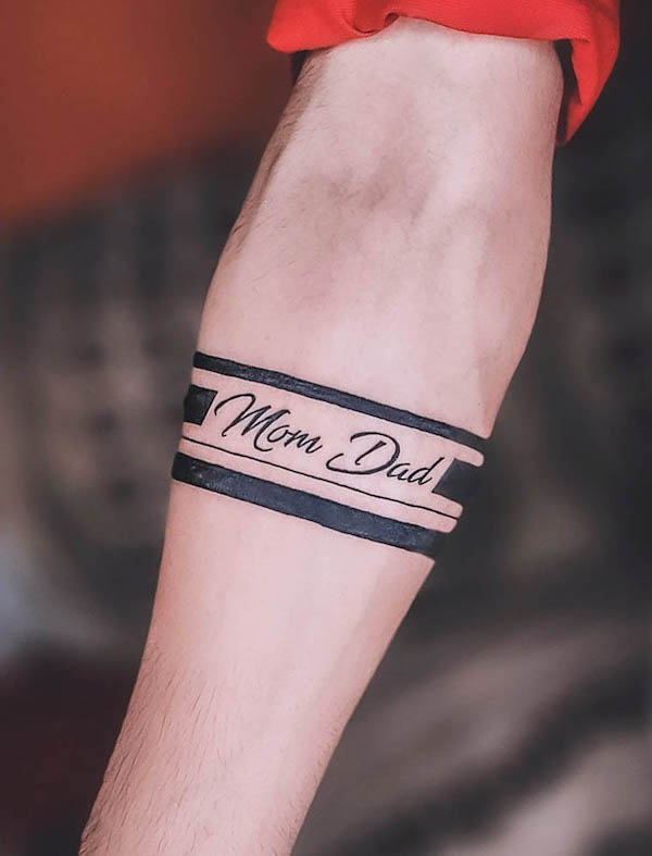 Mom dad armband tattoo by @the_darkstar_tattoo7