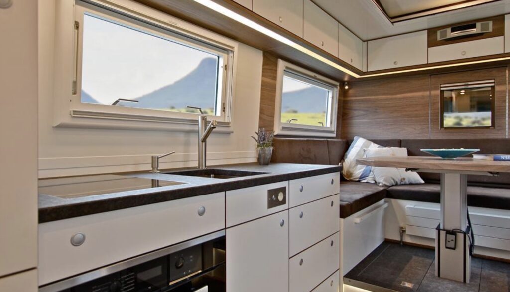 Globetrotter 7500 survival camper interior