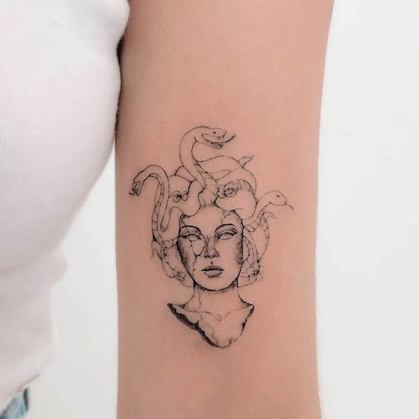 Tattoo medusa nhỏ đẹp