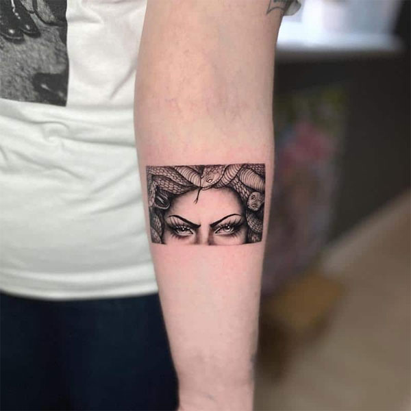 Tattoo medusa nhỏ