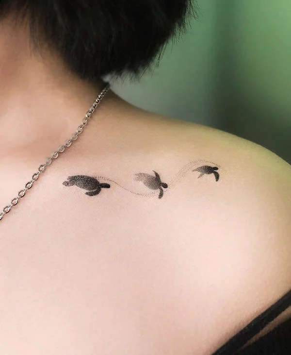 Turtle collarbone tattoo by @oitattooer