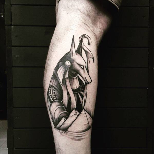 Tattoo anubis bắp chân nam đẹp