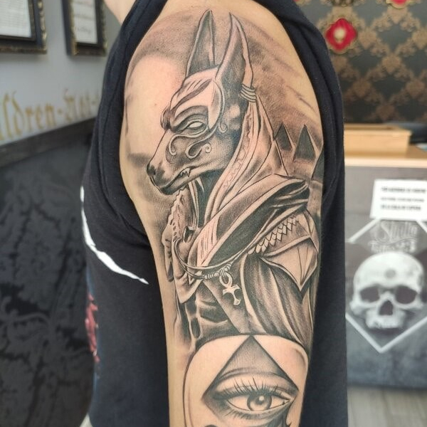 Tattoo anubis bắp tay cực đẹp