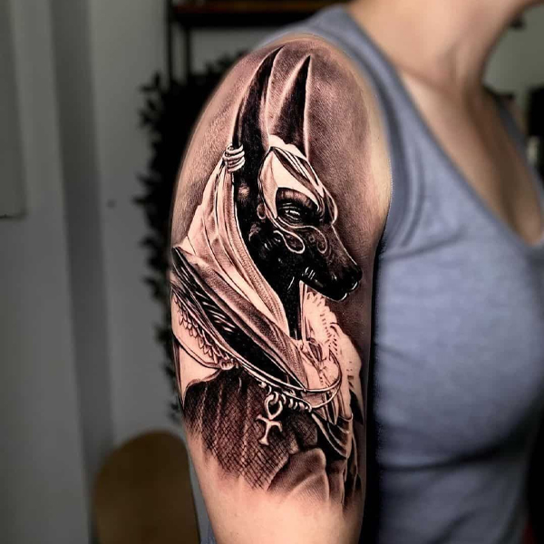 Tattoo anubis bắp tay đẹp