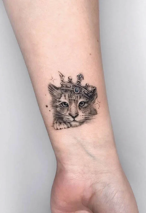 Cute baby lion with a crown by @painful_love_tattoo