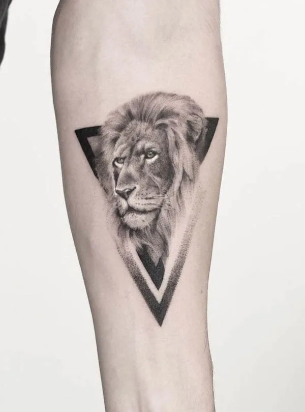 Realism triangle tattoo by @waltervestilinks