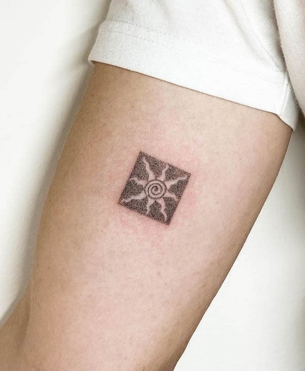 Square sun tattoo by @yunadodot