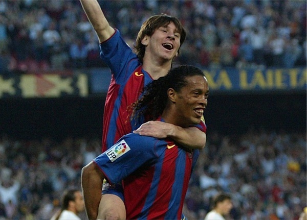 Tin thể thao 25-1: Ronaldinho tái hợp Barcelona và Messi