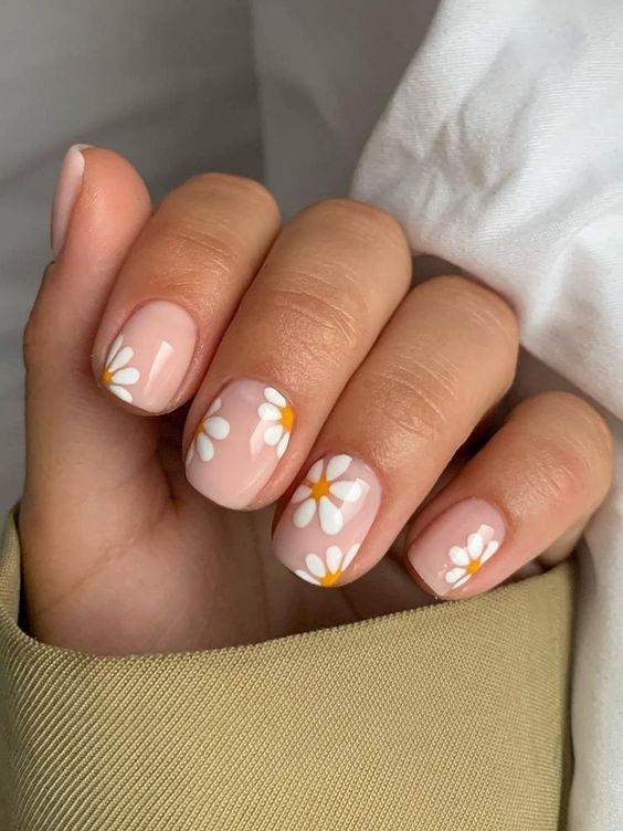 30 Beginner Short Nail Designs Too Cute To Skip - 225