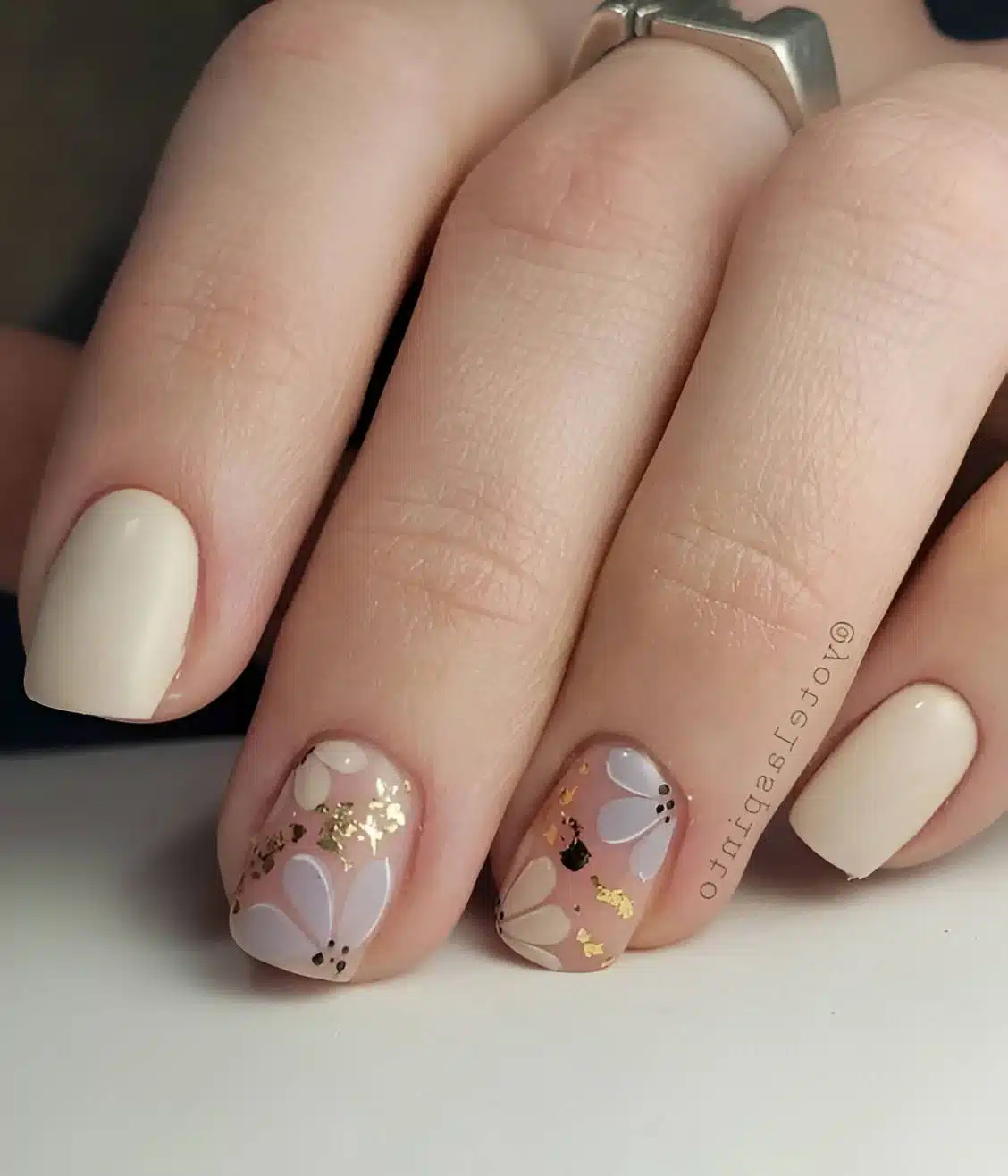 30 Beginner Short Nail Designs Too Cute To Skip - 205