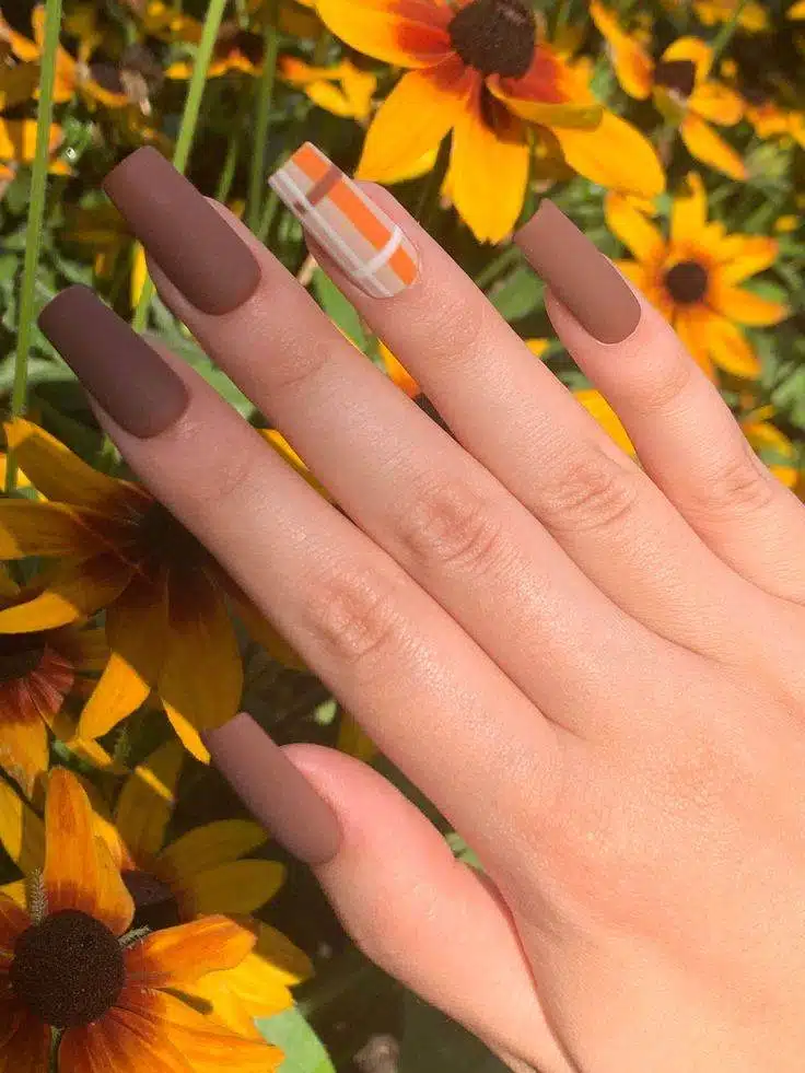 30 Easy-To-Copy Fall Manicure Looks - 217