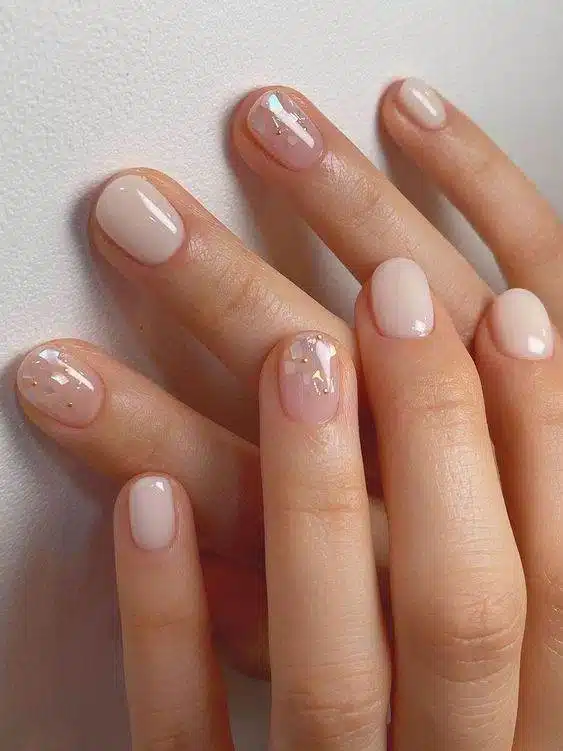 Pearly Short Nails