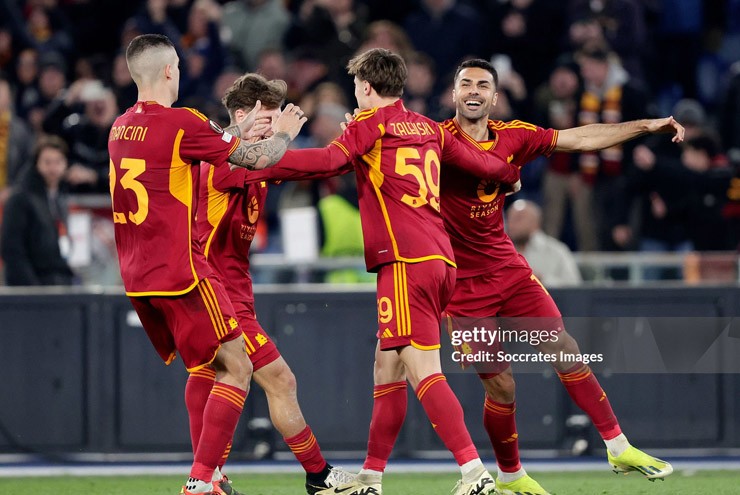 AS Roma đoạt vé đi tiếp vô cùng kịch tính