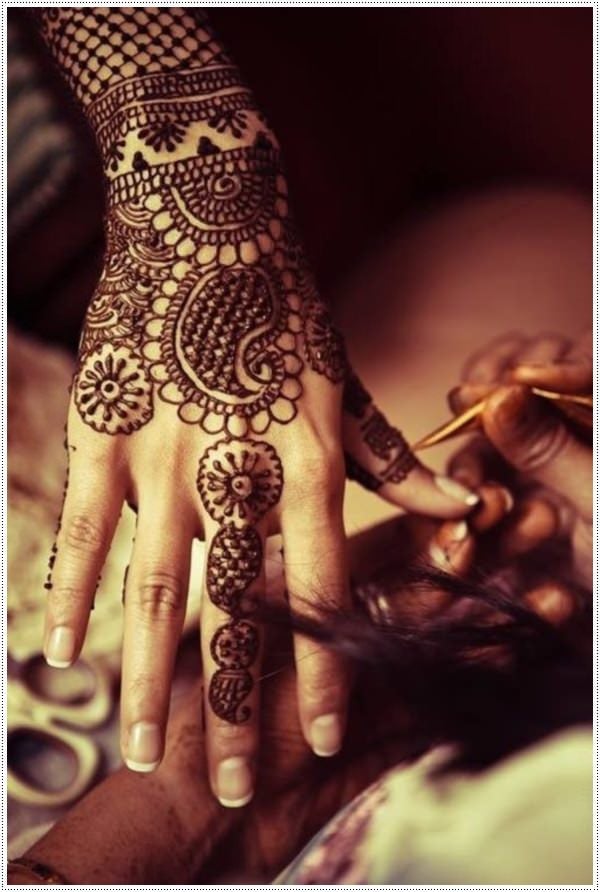 """henna""