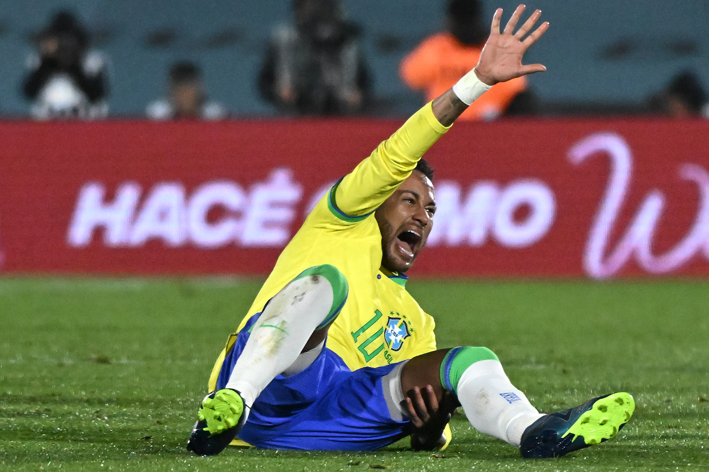 Neymar hit back at fans for 'fat' jibes but footage from return to training sees trolls target star | talkSPORT