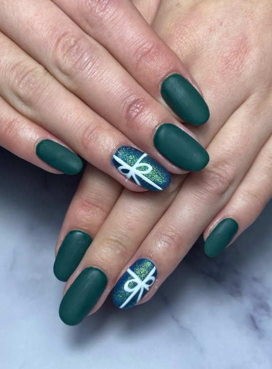 winter velvet green present bow nails