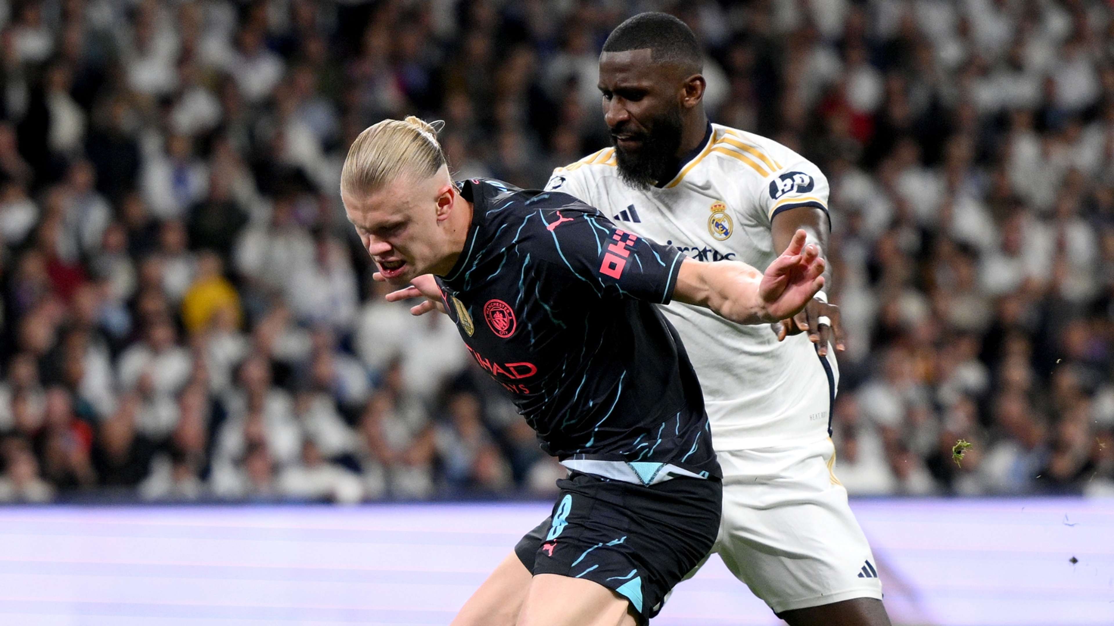 VIDEO? Erling Haaland accidentally smacked in the face by referee during  half-time of Man City's Champions League clash with Real Madrid | Goal.com