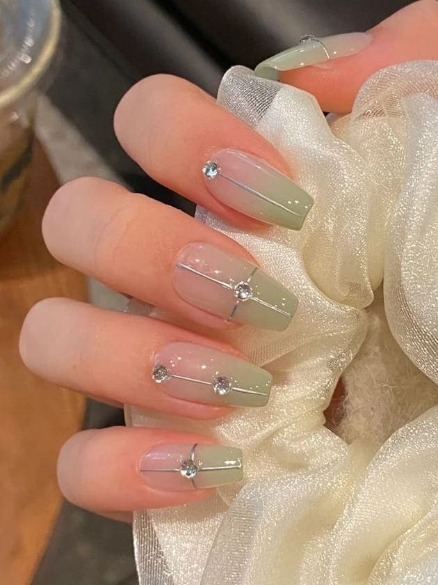 prom nails: sage green ombre