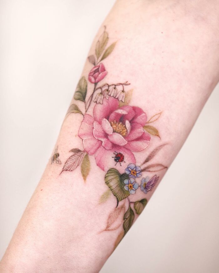 Transformative Elegance: Silo’s Exquisite Flower Tattoos And Expert Cover-UPS