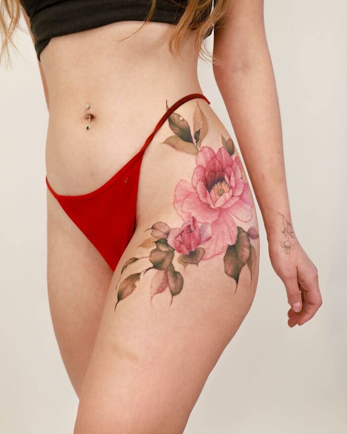 Transformative Elegance: Silo’s Exquisite Flower Tattoos And Expert Cover-UPS